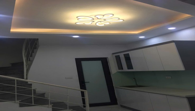 Siêu hiếm chỉ 7 triệu có ngay nhà thuê 5 tầng, 3 ngủ, ngõ chợ Khâm Thiên ở, làm VP, KD online